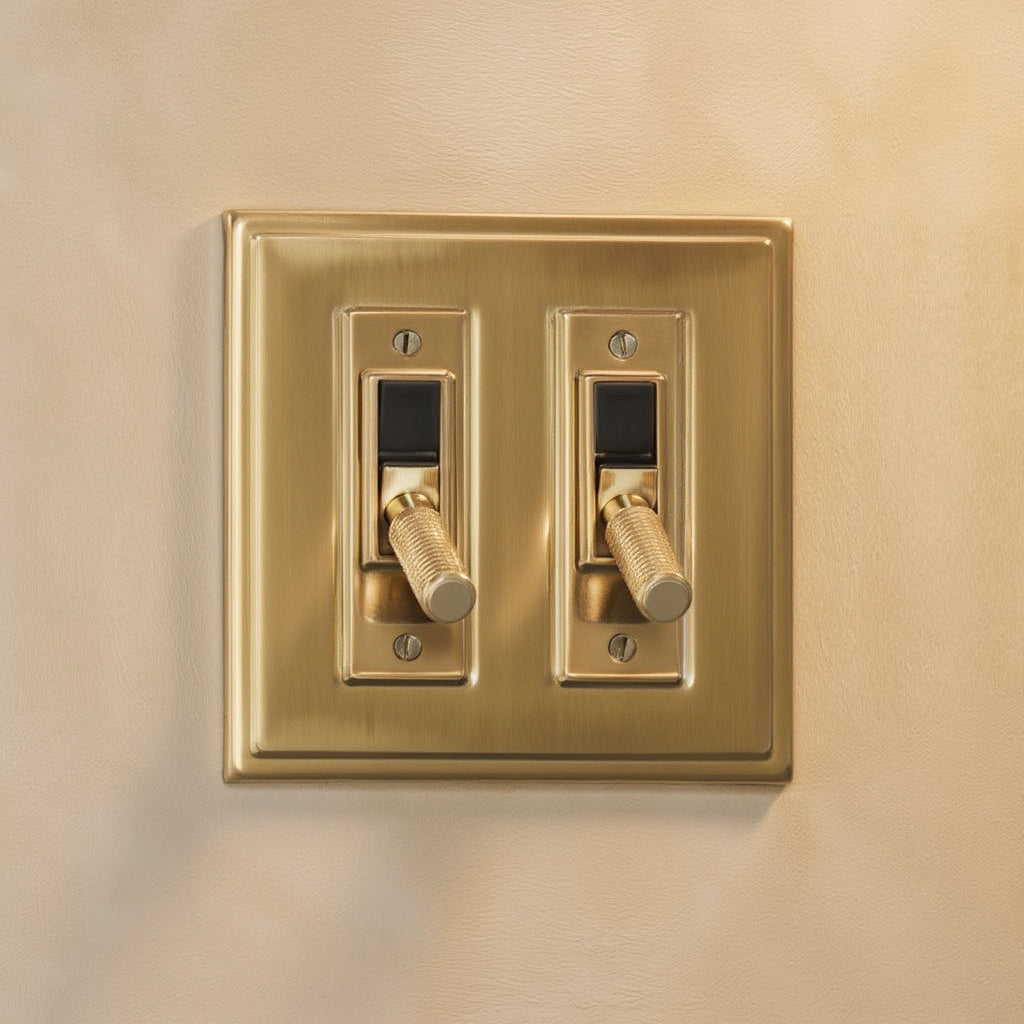 Atelier Toggle Plate, Double
