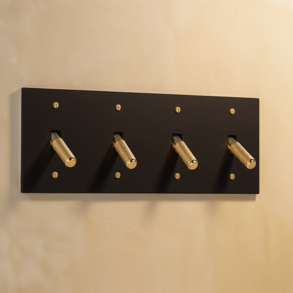 Atelier Toggle Plate, Quad