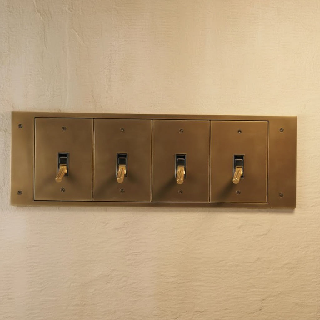 Atelier Toggle Plate, Quad